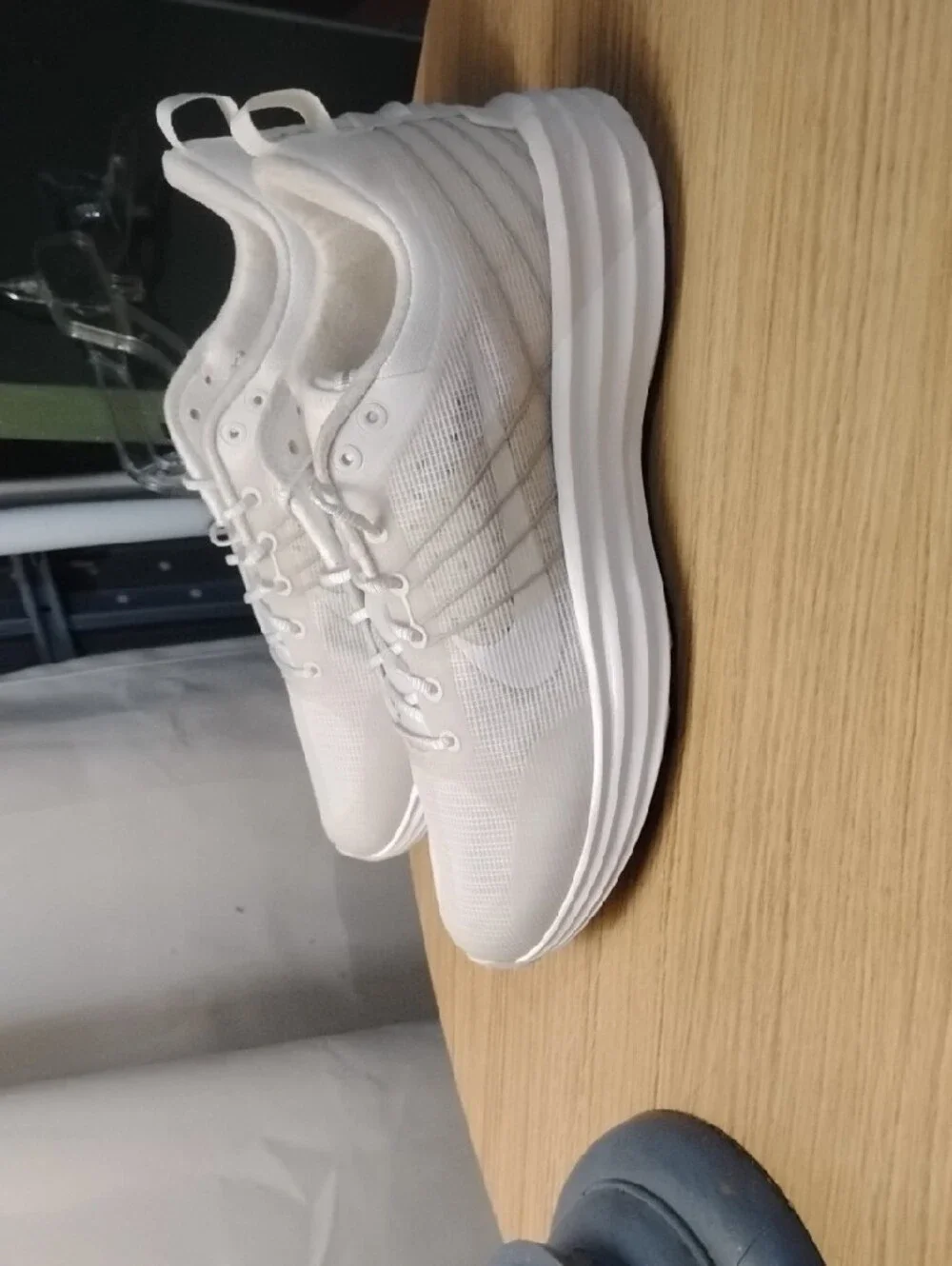 Nike Men’s Lunar Roam: Size 9